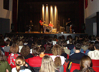 Charlie Morris Band plays at a school in Martigny CH