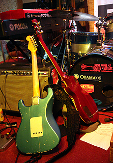 The Strat and the Paul resting between sets. Photo by Werner Gmuender.