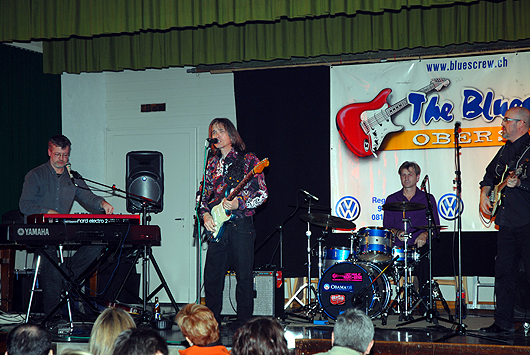 Charlie Morris Band onstage in Oberschan. Photo by Werner Gantenbein.